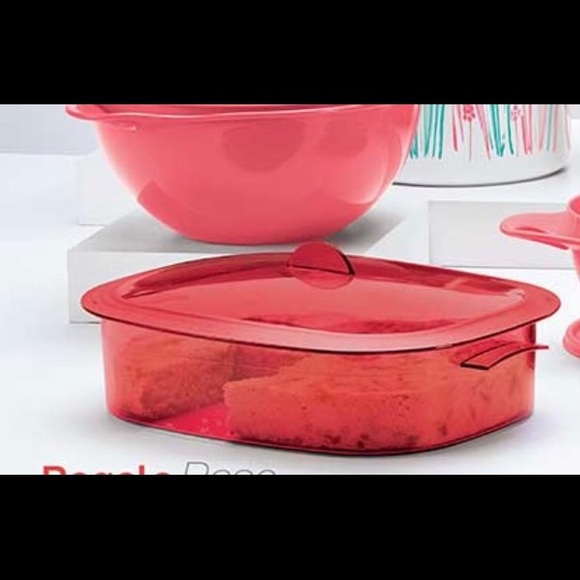 Tupperware  Servi Crystalware Oval  Container 2.1L - Picture 10 of 16